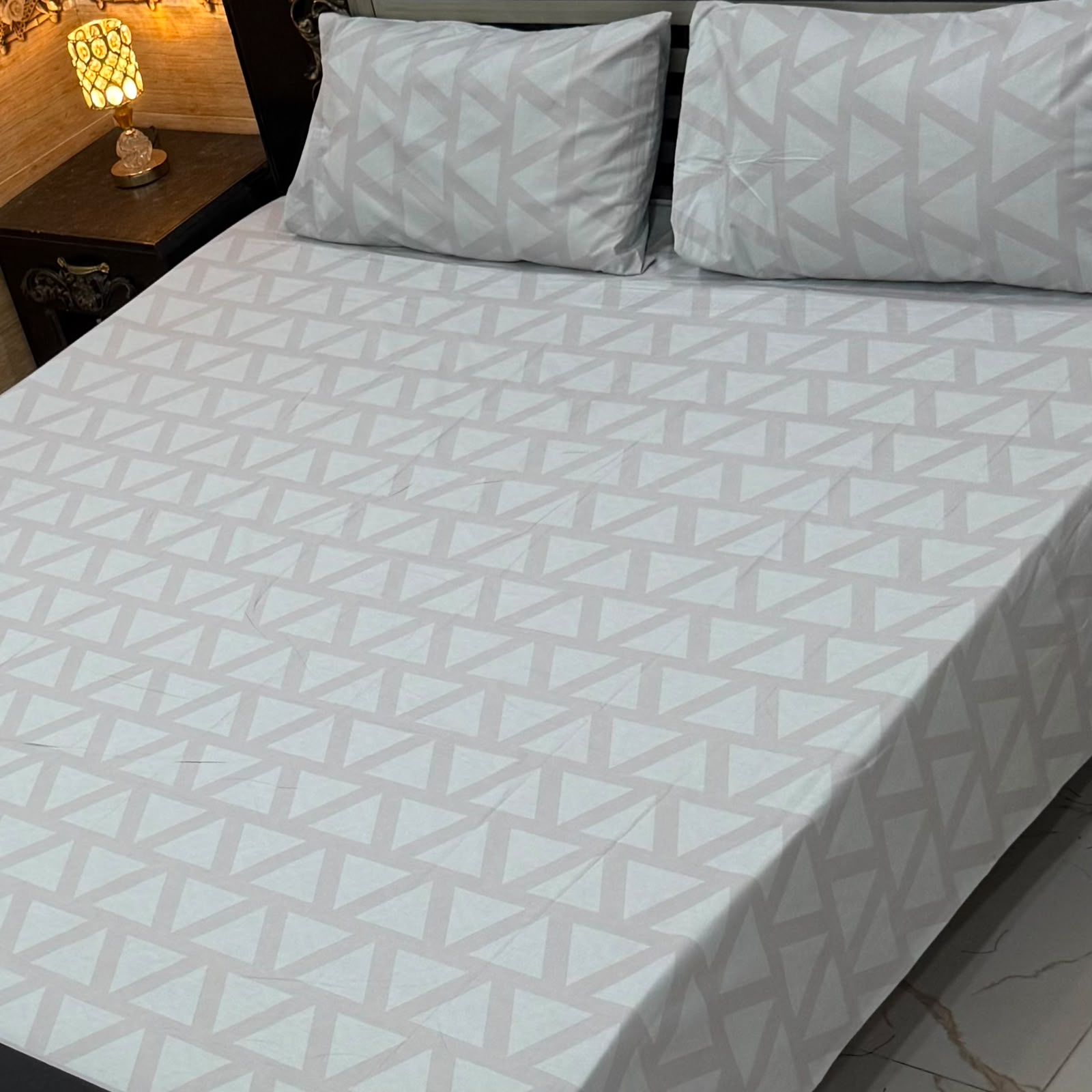 Minimalist Light Grey Geometric Triangle 3-Piece Fitted Bedsheet Set